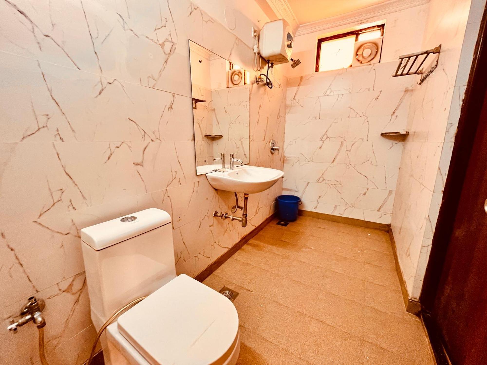 Summer Beach Resort, Goa - #Near Baga Beach #Swimming Pool #Garden #Bar #Lift #Premium Rooms #Property Of The Year #70565-84665 칼랑굿 외부 사진