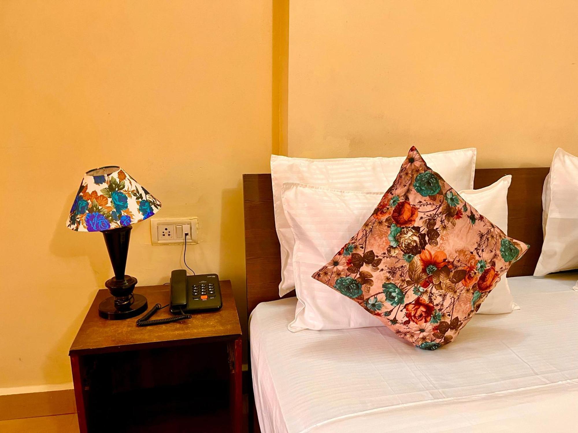 Summer Beach Resort, Goa - #Near Baga Beach #Swimming Pool #Garden #Bar #Lift #Premium Rooms #Property Of The Year #70565-84665 칼랑굿 외부 사진