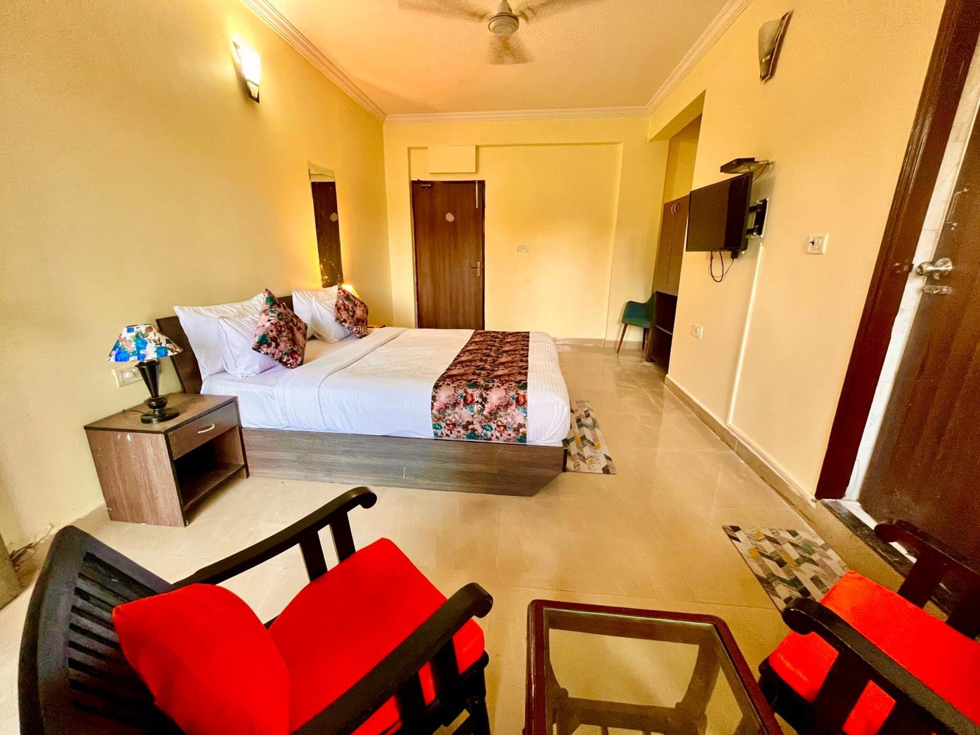 Summer Beach Resort, Goa - #Near Baga Beach #Swimming Pool #Garden #Bar #Lift #Premium Rooms #Property Of The Year #70565-84665 칼랑굿 외부 사진